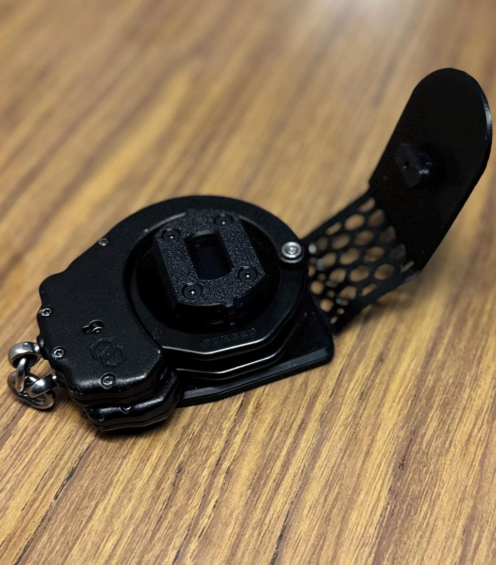 Twist-Lock Tactical Handcuff Holder: Rapid Access, Maximum Security