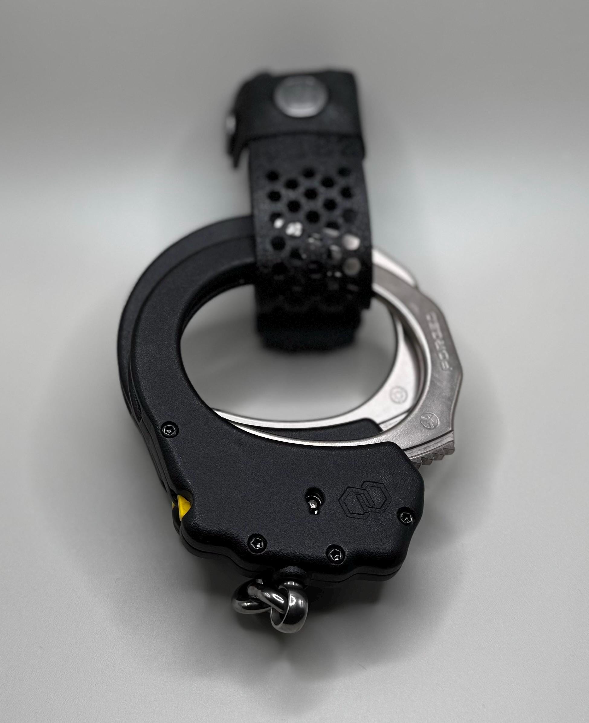 Tactical Handcuff Holder: Durable Polymer, Universal Belt Clip