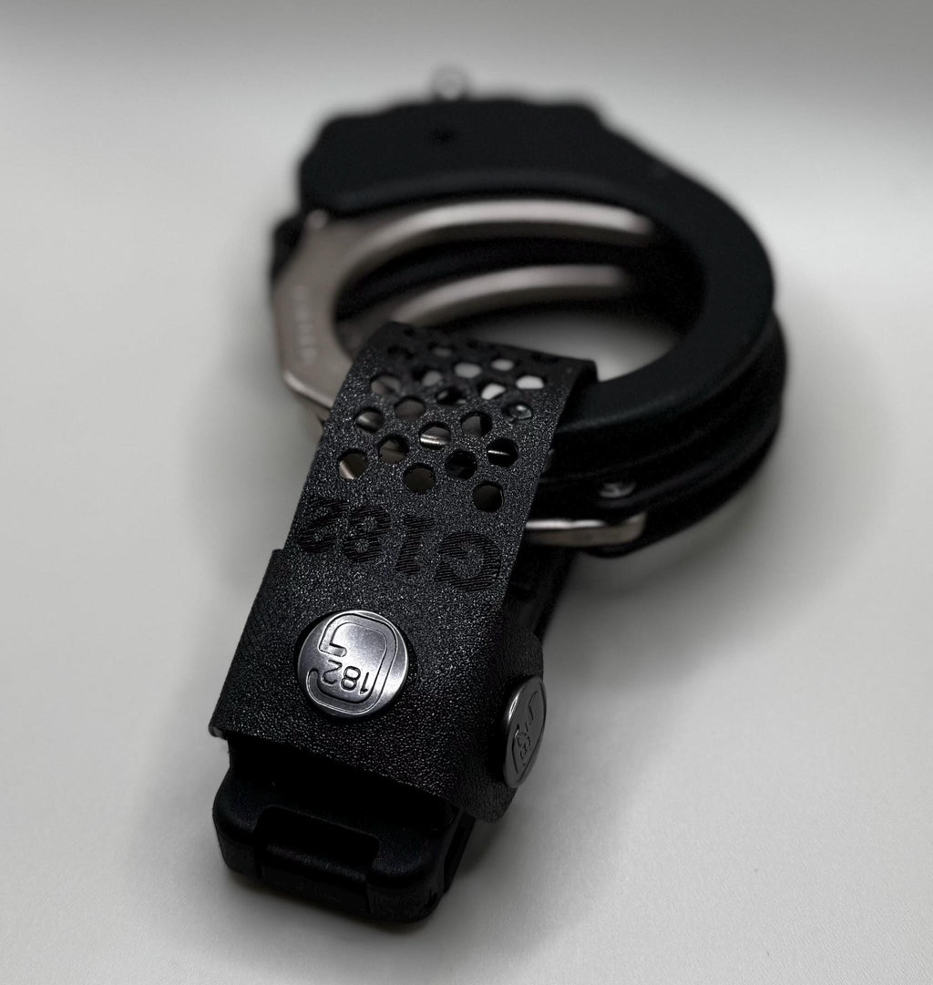 Tactical Handcuff Holder: Durable Polymer, Universal Belt Clip