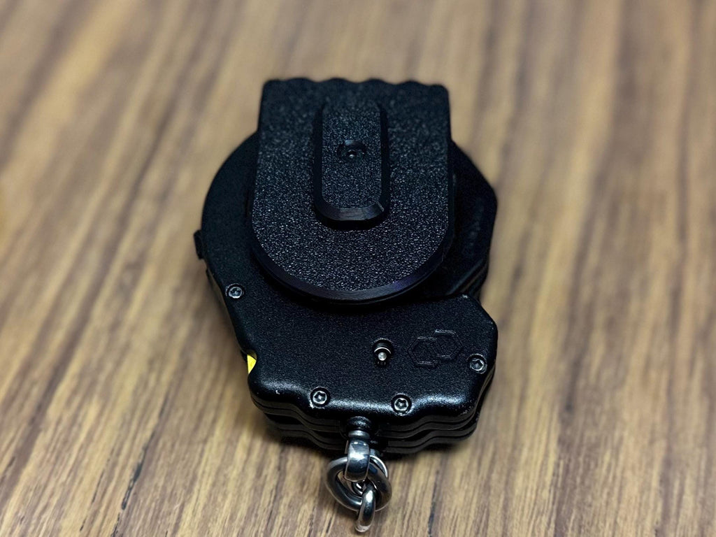 Twist-Lock Tactical Handcuff Holder: Rapid Access, Maximum Security