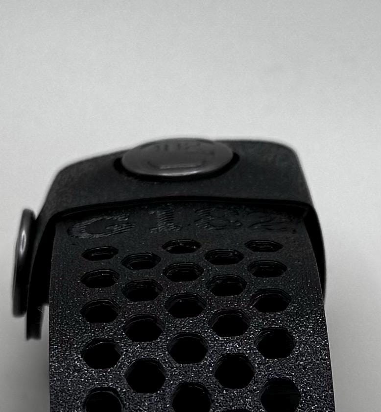 Tactical Handcuff Holder: Durable Polymer, Universal Belt Clip