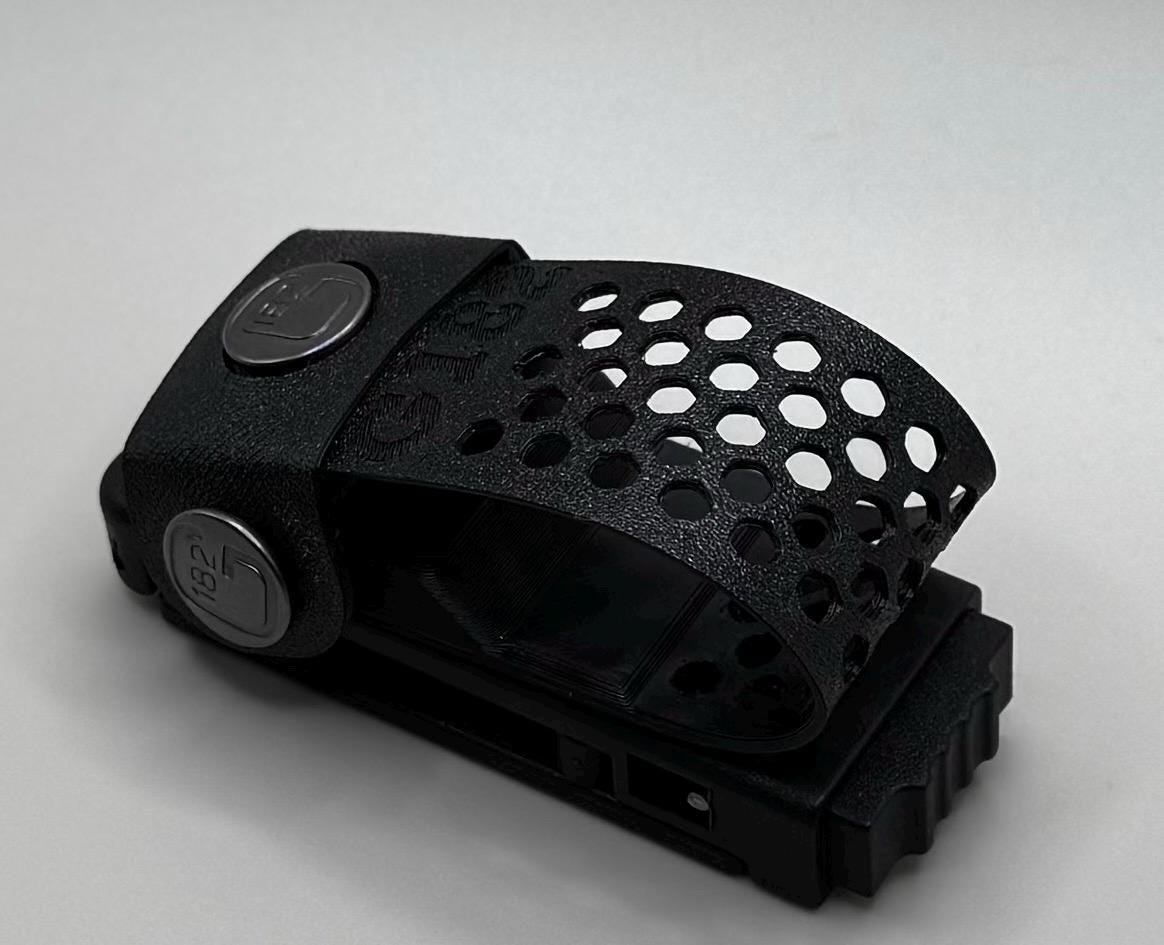 Tactical Handcuff Holder: Durable Polymer, Universal Belt Clip